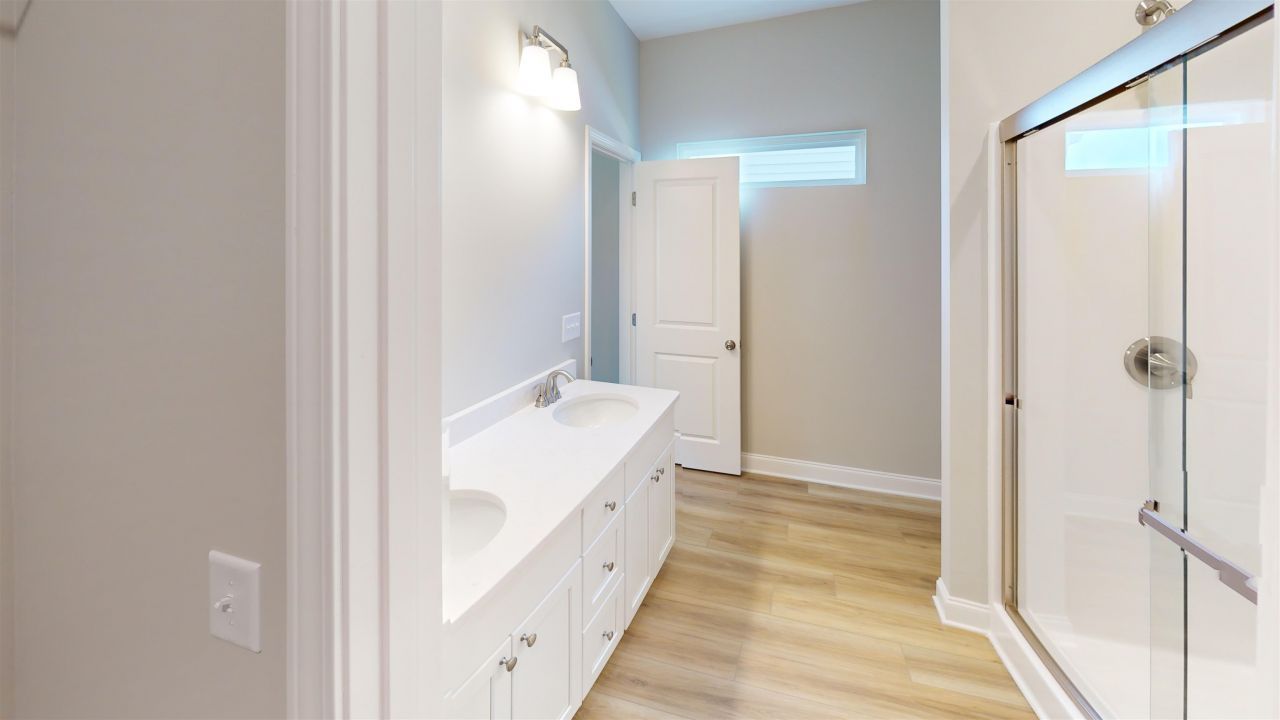 1048 Moen Loop Photo 24