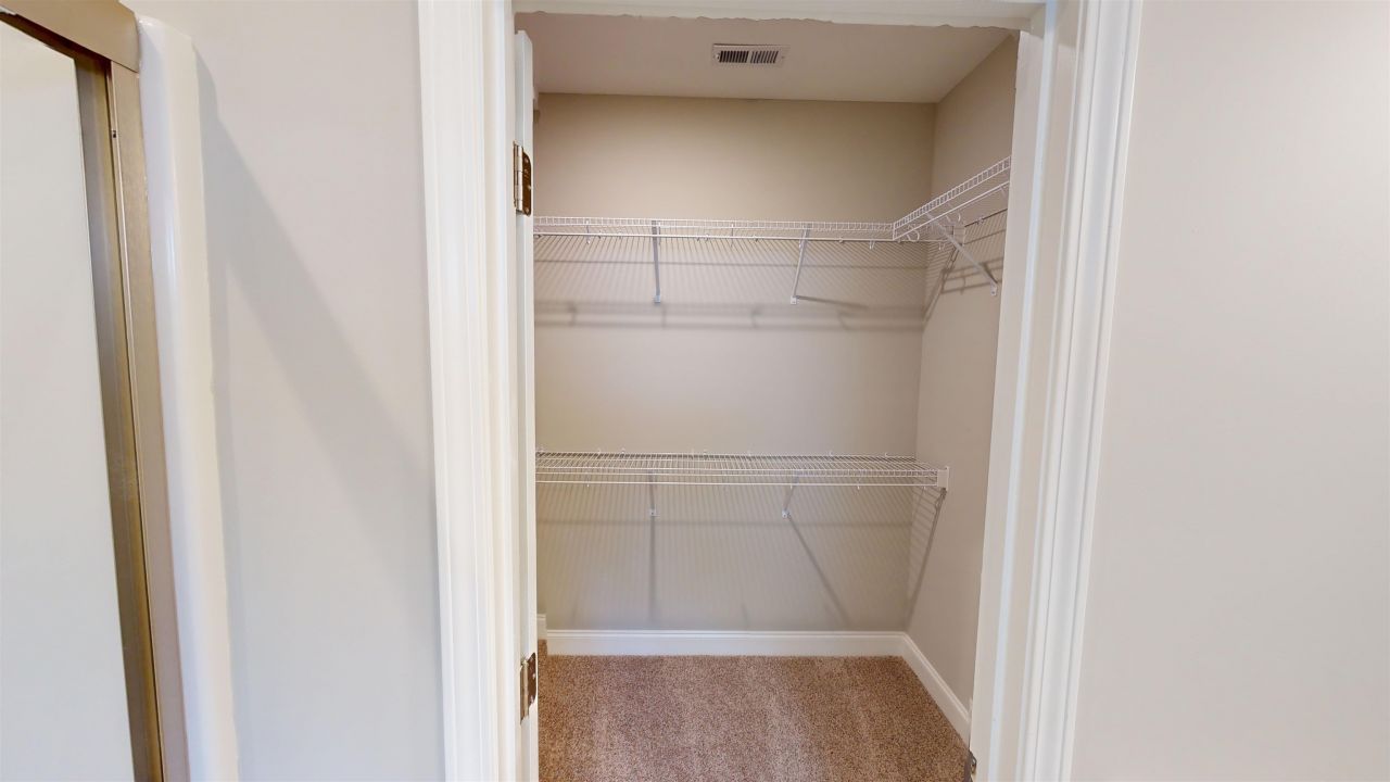 1048 Moen Loop Photo 27