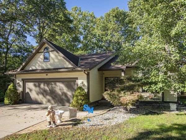 17247 N Fruitport Road, Spring Lake, MI 49456