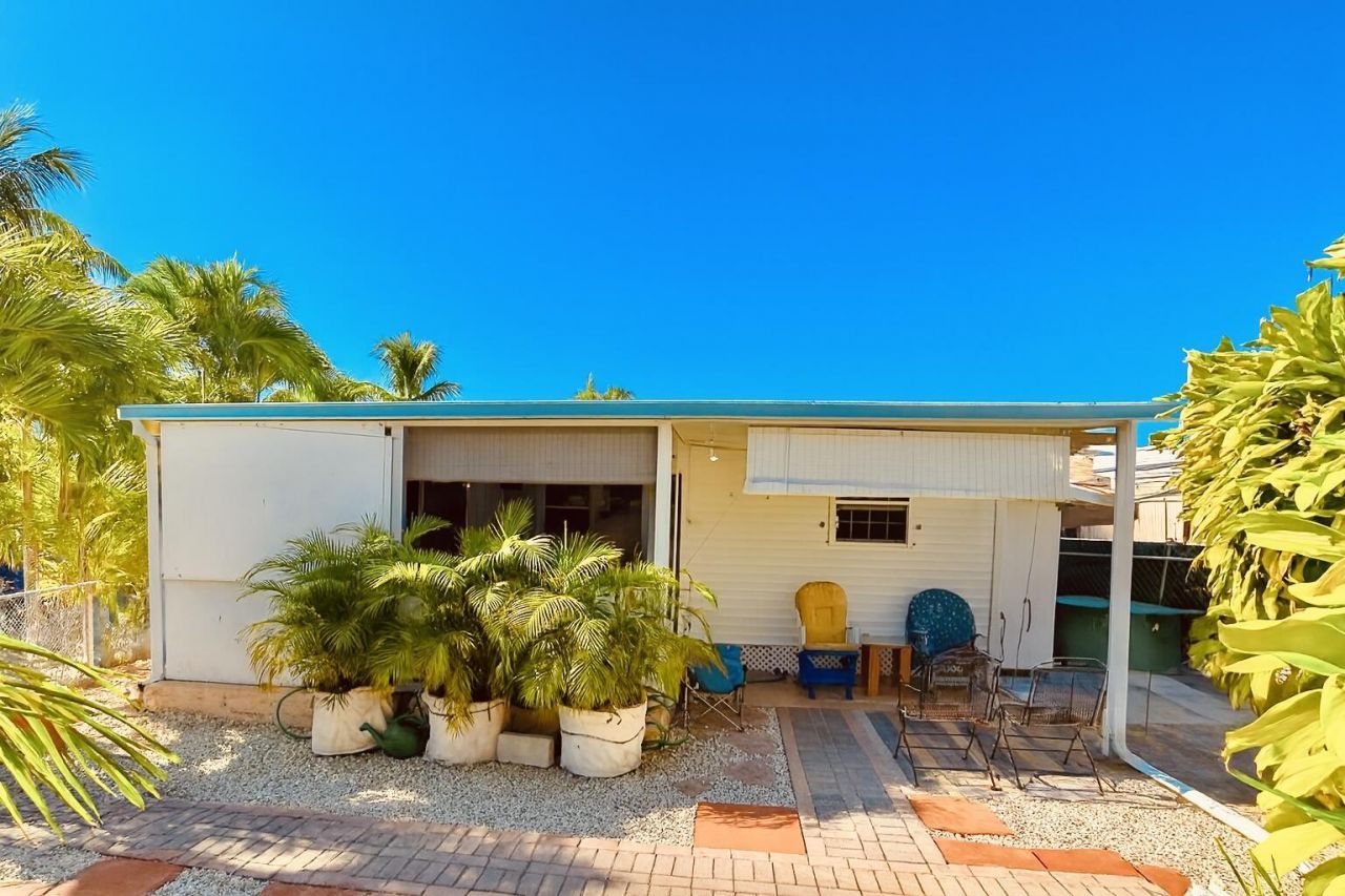 2285 NE 136th Lane, North Miami Beach, FL 33181 Photo