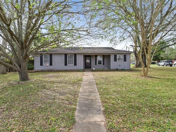 8501 Mcallister Drive, Theodore, AL 36582