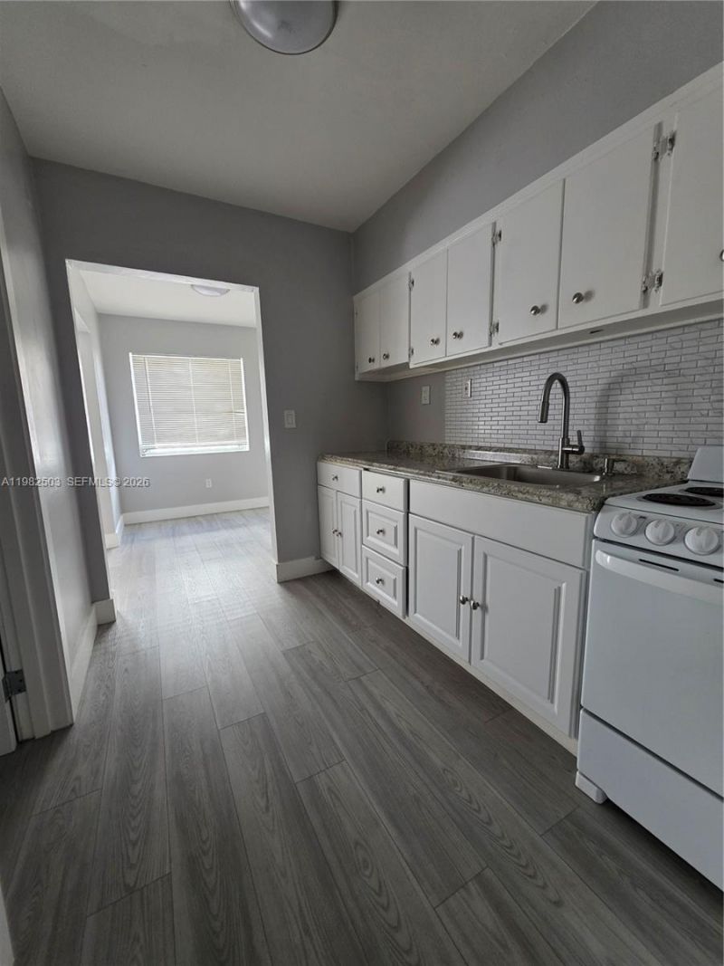 57 Esplanade Dr, Unit C, Miami Springs, FL 33166 Photo