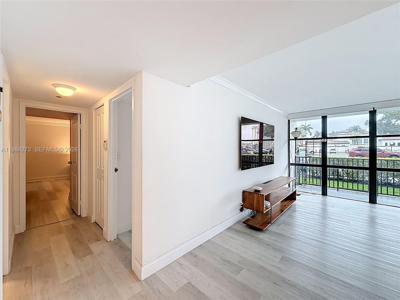 1000 Parkview Dr , Unit 121, Hallandale Beach, FL 33009 Photo