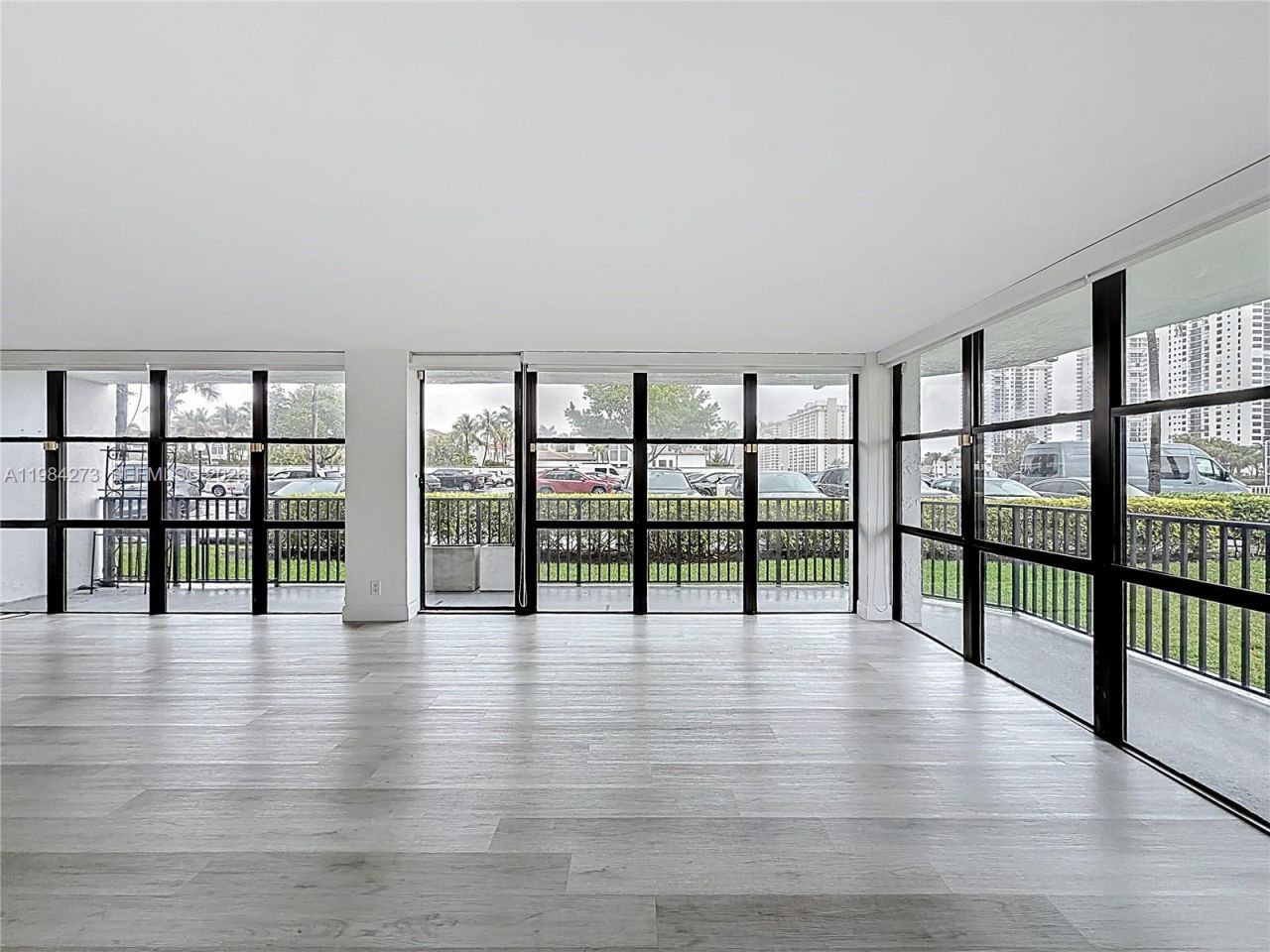 1000 Parkview Dr , Unit 121, Hallandale Beach, FL 33009 Photo