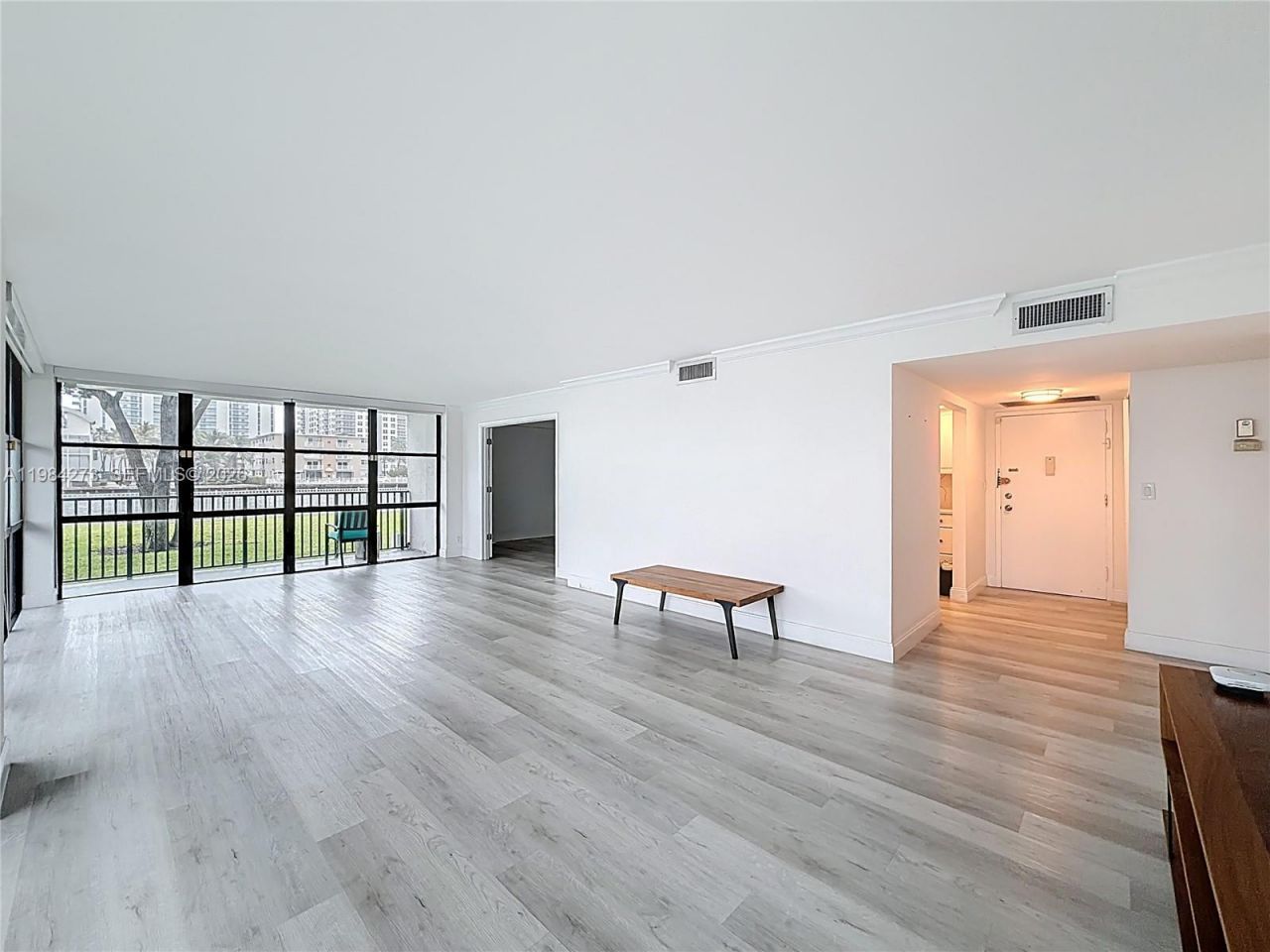 1000 Parkview Dr , Unit 121, Hallandale Beach, FL 33009 Photo