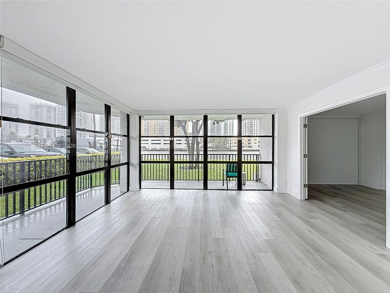 1000 Parkview Dr , Unit 121, Hallandale Beach, FL 33009 Photo