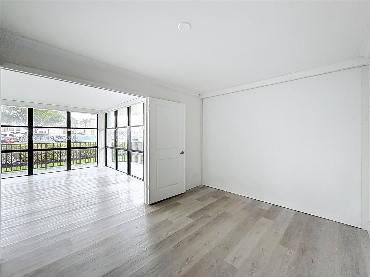 1000 Parkview Dr , Unit 121, Hallandale Beach, FL 33009 Photo