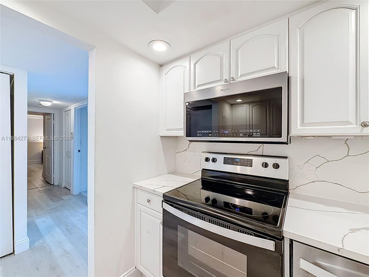 1000 Parkview Dr, Unit 121, Hallandale Beach, FL 33009 Photo