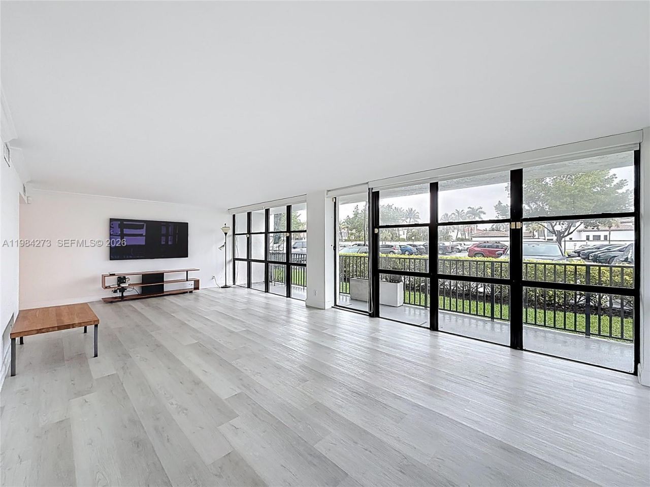 1000 Parkview Dr , Unit 121, Hallandale Beach, FL 33009 Photo