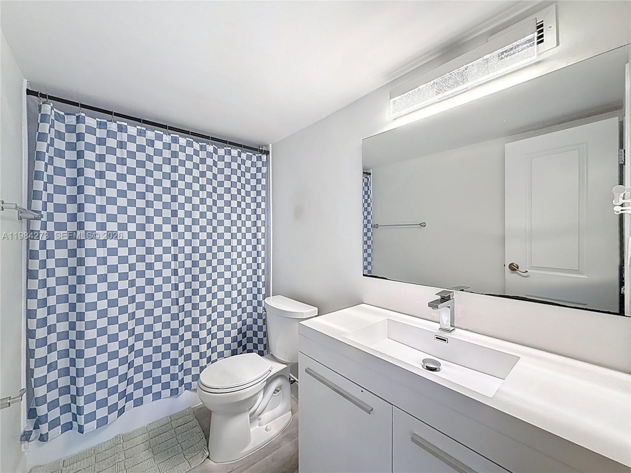 1000 Parkview Dr, Unit 121, Hallandale Beach, FL 33009 Photo