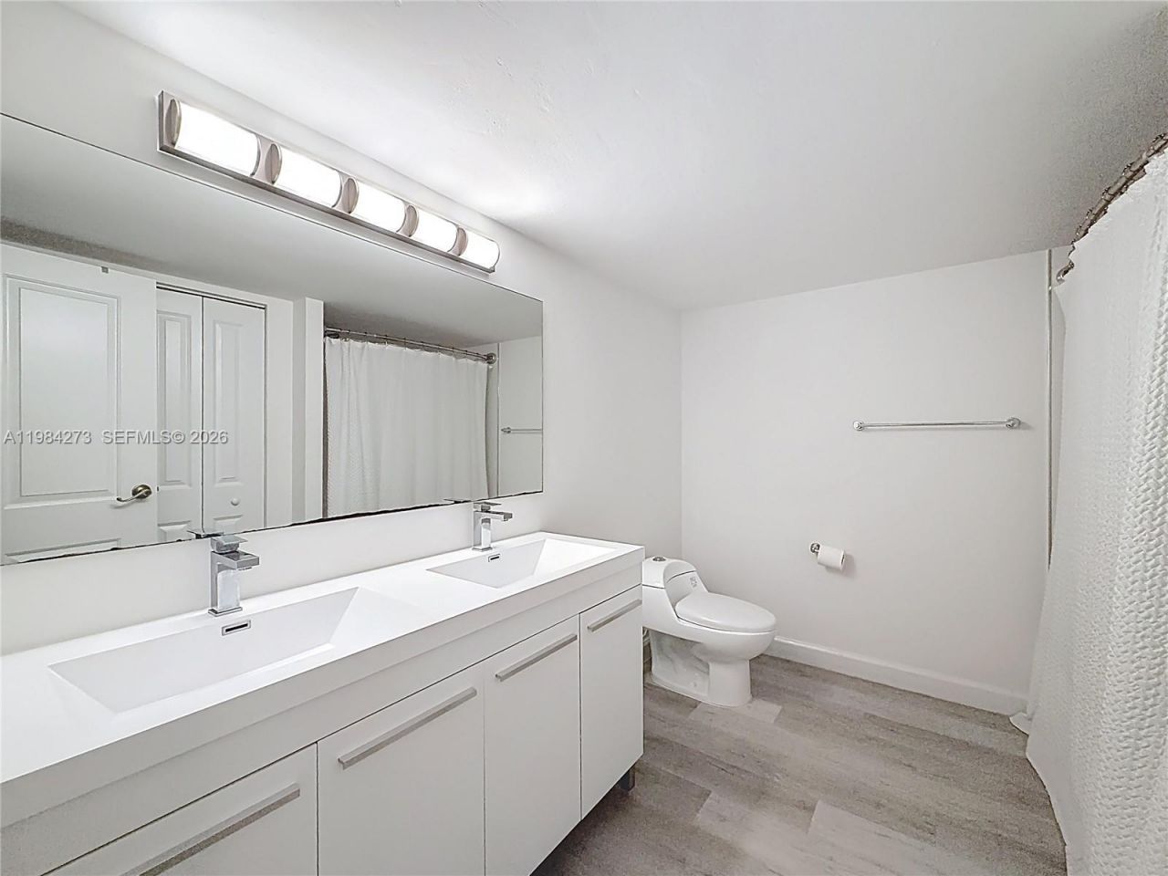 1000 Parkview Dr, Unit 121, Hallandale Beach, FL 33009 Photo