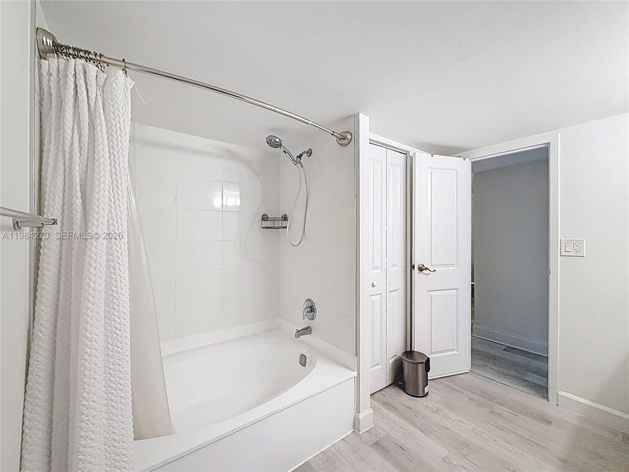 1000 Parkview Dr , Unit 121, Hallandale Beach, FL 33009 Photo