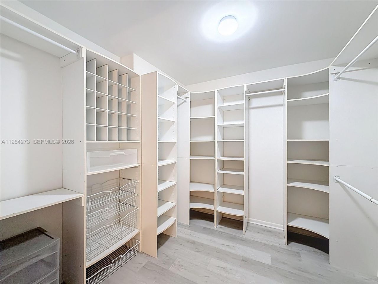 1000 Parkview Dr, Unit 121, Hallandale Beach, FL 33009 Photo
