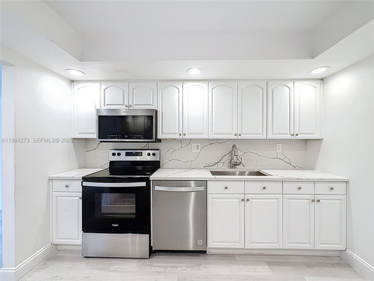 1000 Parkview Dr , Unit 121, Hallandale Beach, FL 33009 Photo