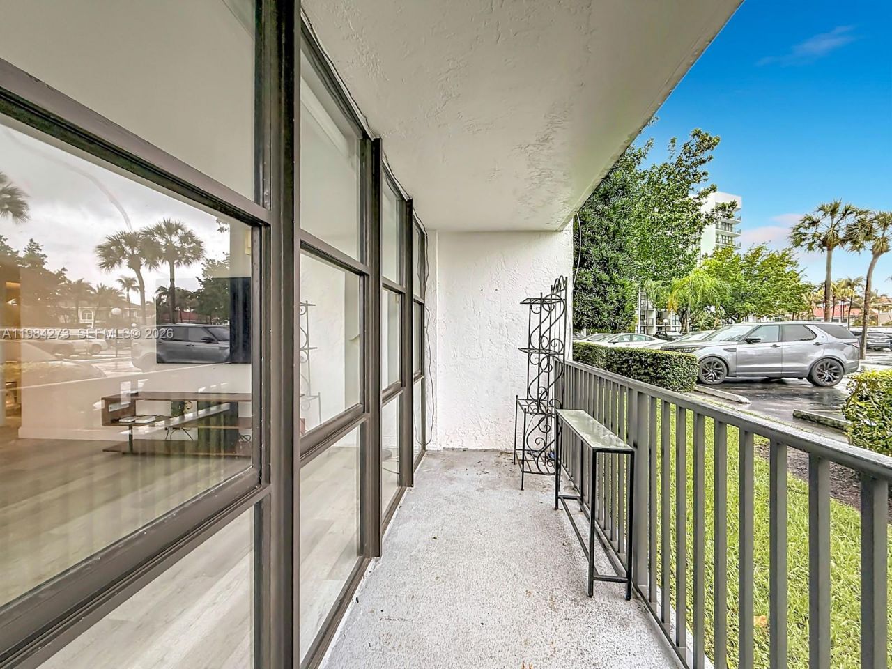 1000 Parkview Dr , Unit 121, Hallandale Beach, FL 33009 Photo