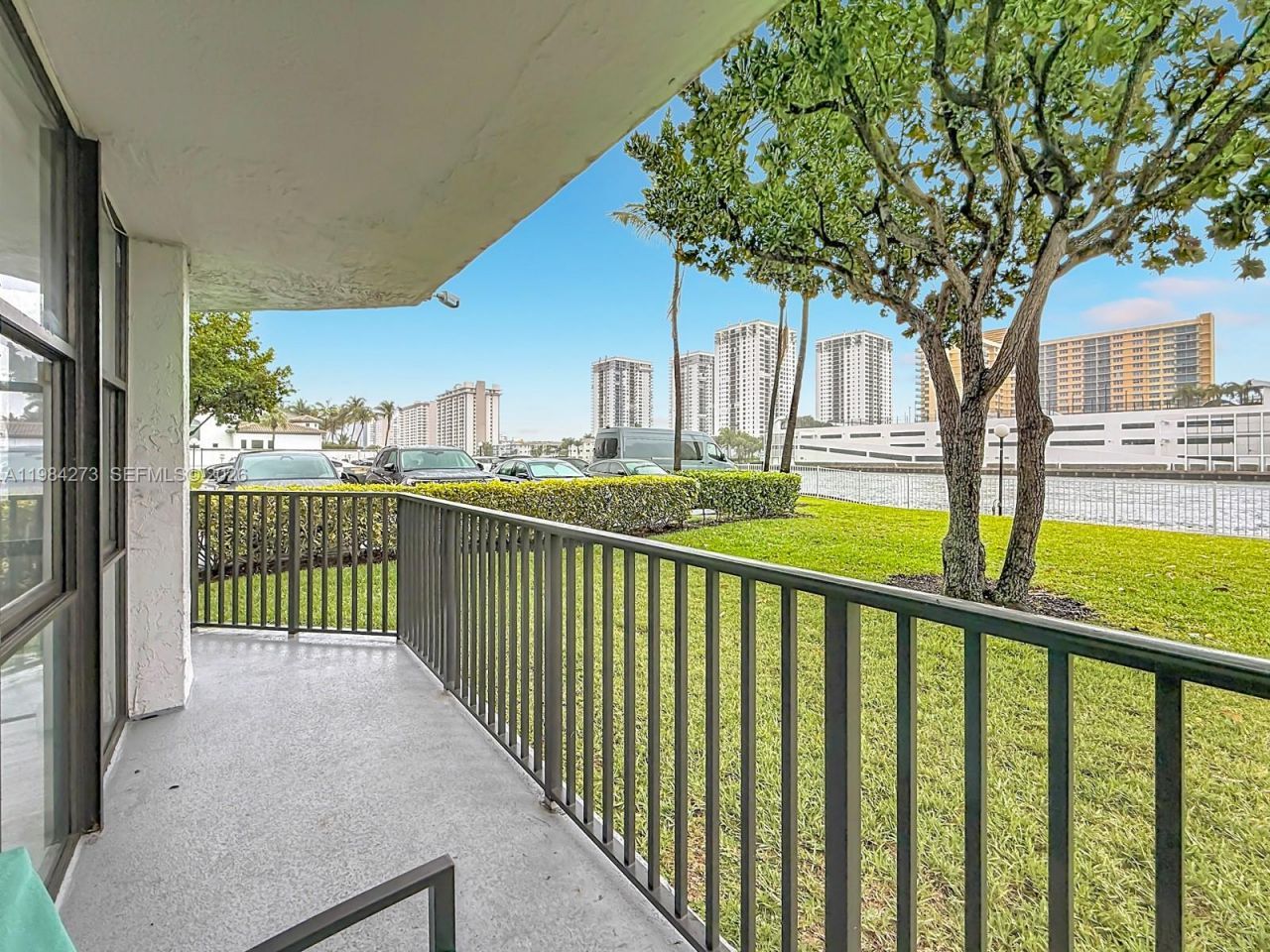1000 Parkview Dr, Unit 121, Hallandale Beach, FL 33009 Photo