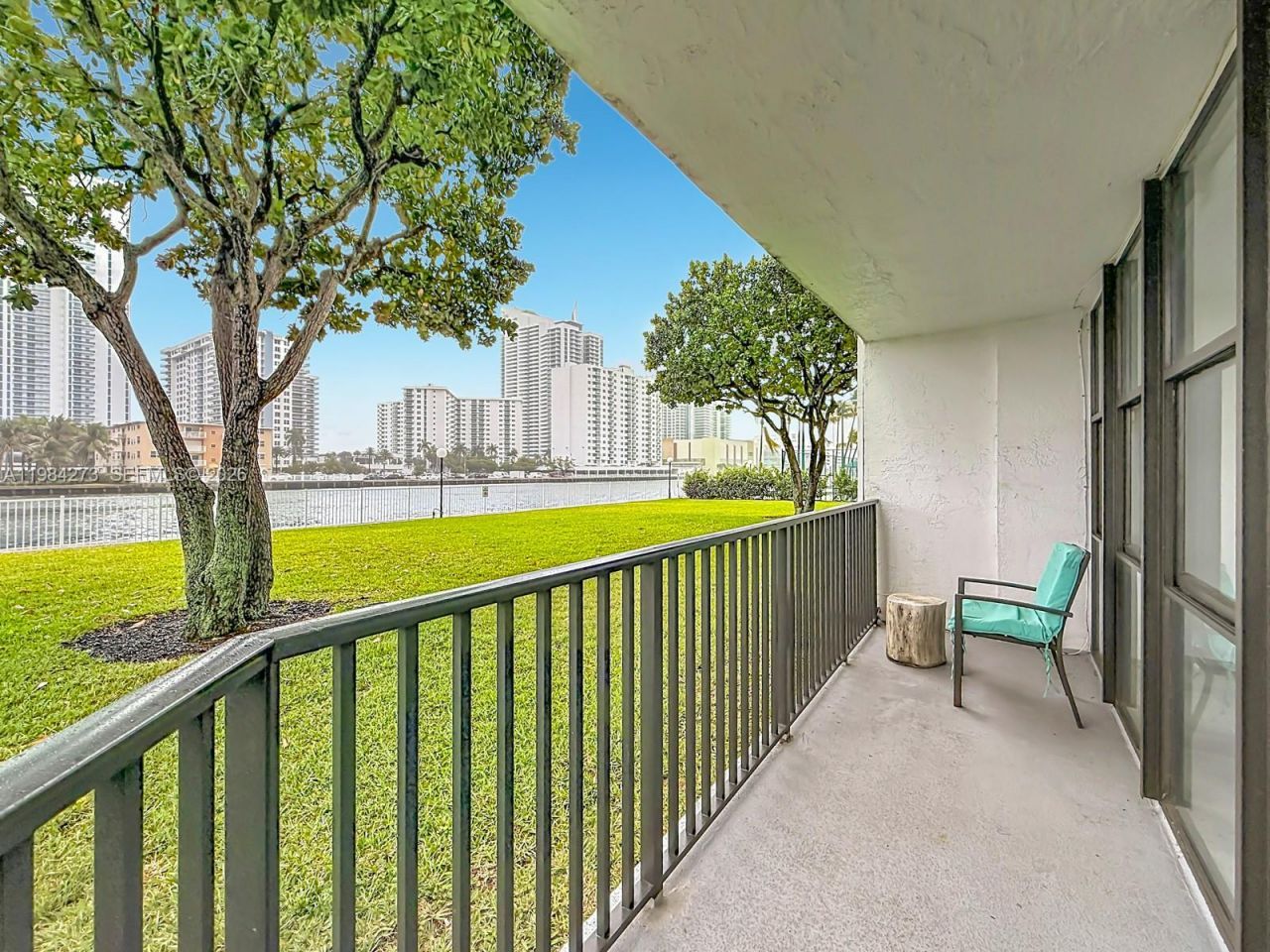 1000 Parkview Dr, Unit 121, Hallandale Beach, FL 33009 Photo