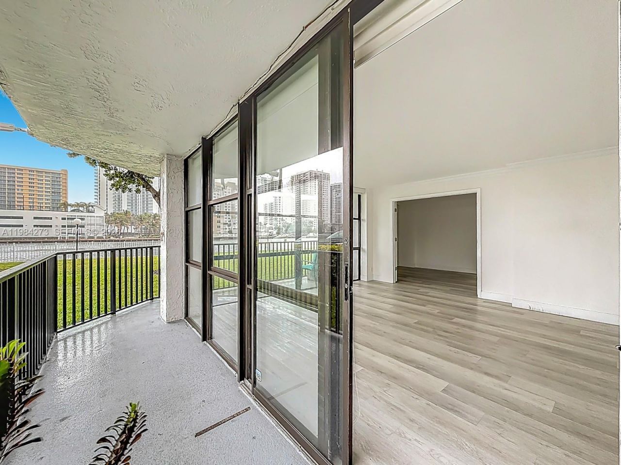 1000 Parkview Dr , Unit 121, Hallandale Beach, FL 33009 Photo