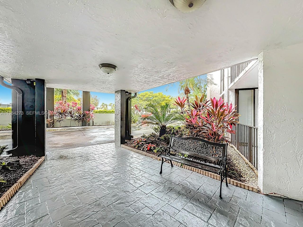 1000 Parkview Dr, Unit 121, Hallandale Beach, FL 33009 Photo