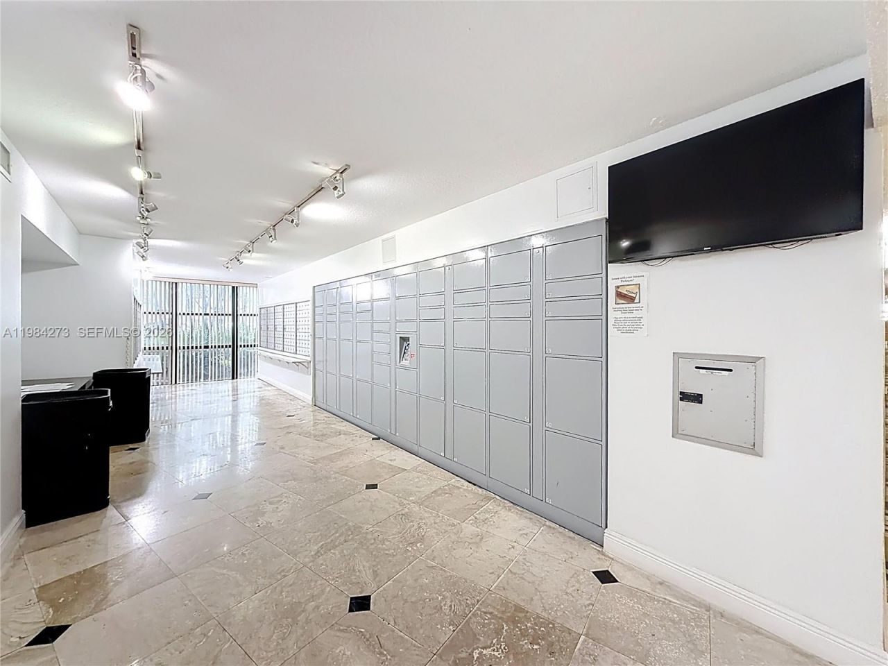 1000 Parkview Dr, Unit 121, Hallandale Beach, FL 33009 Photo