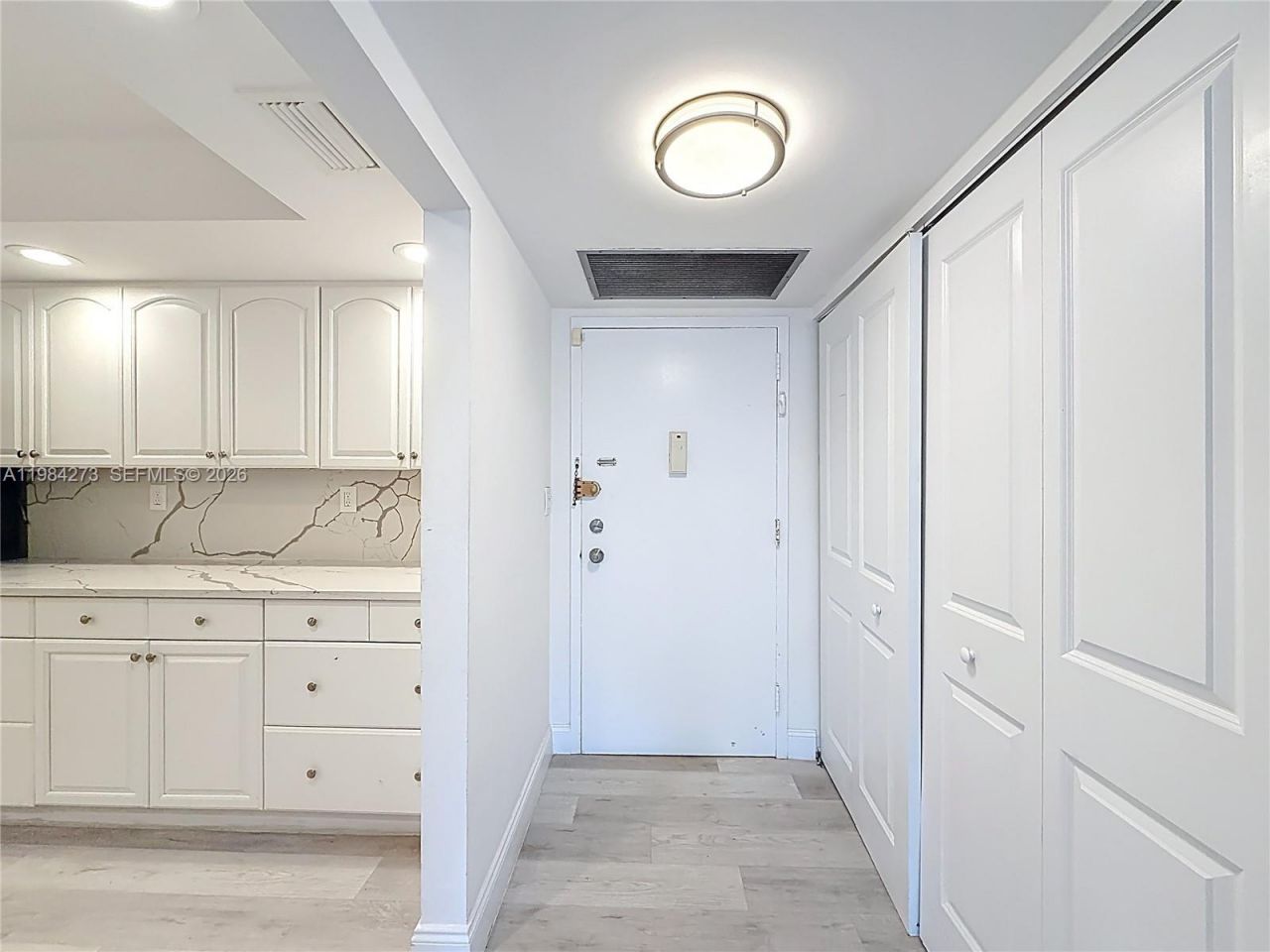 1000 Parkview Dr , Unit 121, Hallandale Beach, FL 33009 Photo