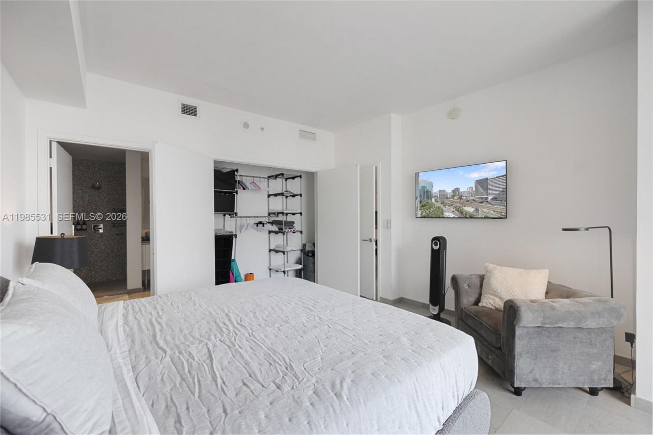 88 SW 7th St , Unit 1010, Miami, FL 33130 Photo