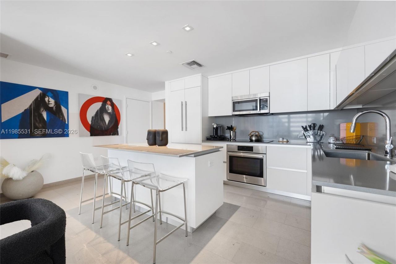 88 SW 7th St , Unit 1010, Miami, FL 33130 Photo