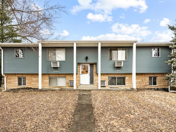 6573 Prairie Street, Garden Prairie, IL 61038