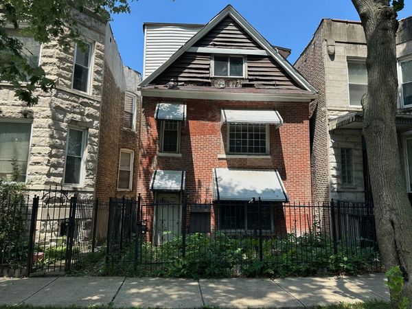 3830 W Fillmore Street , Chicago, IL 60624