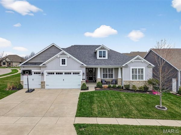 101 Far Meadow Drive, Lake St Louis, MO 63367