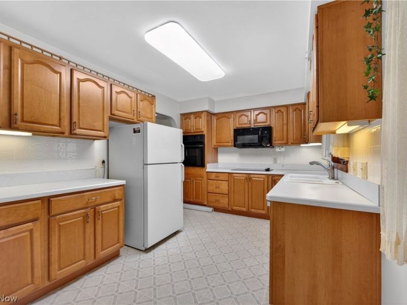 1143 Gary Boulevard , Brunswick, OH 44212 Photo 5