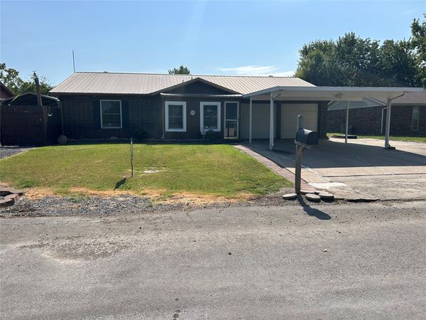 2408 Sarah Lane, Muskogee, OK 74403