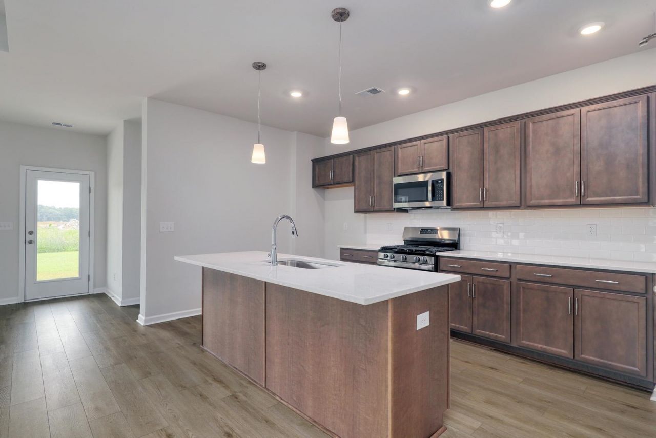 464 Atamasco Ct. Photo 4