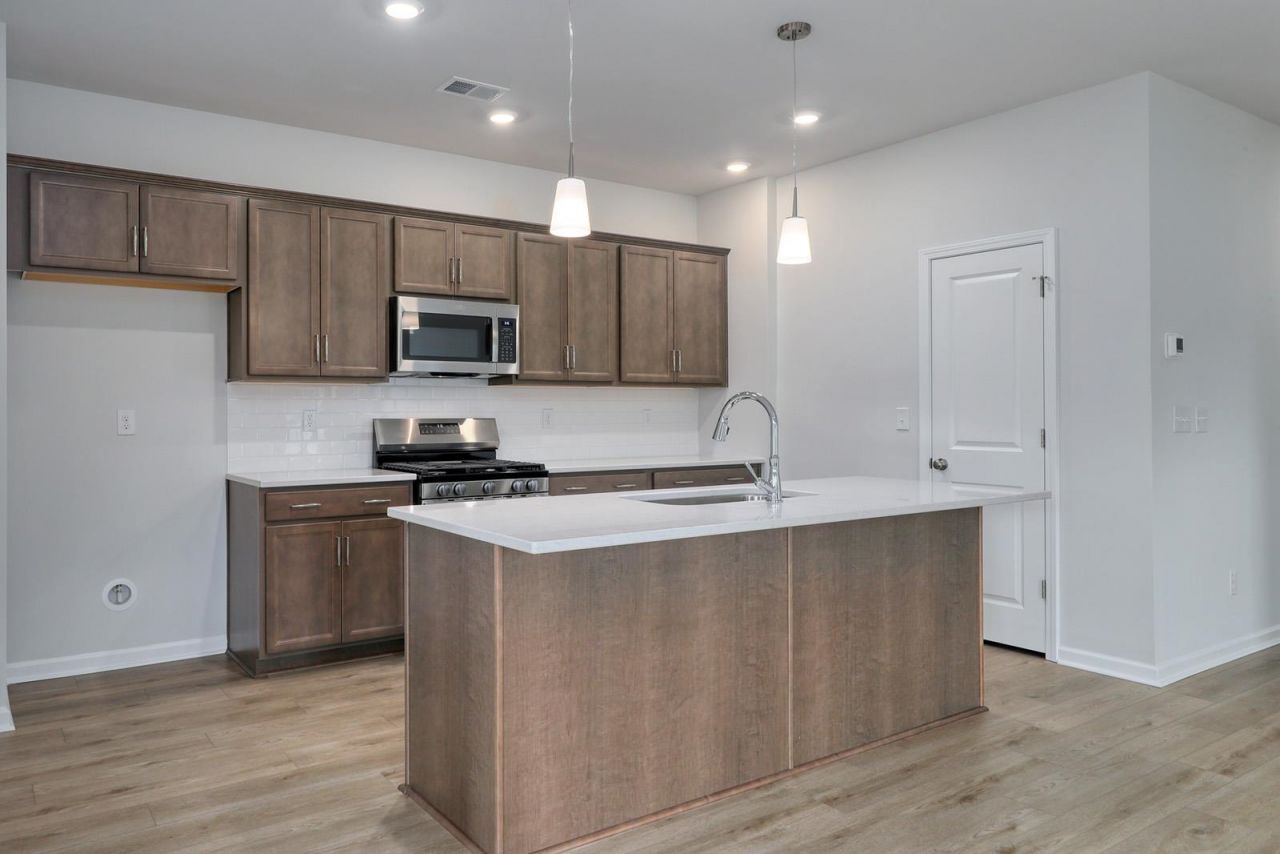 464 Atamasco Ct. Photo 6
