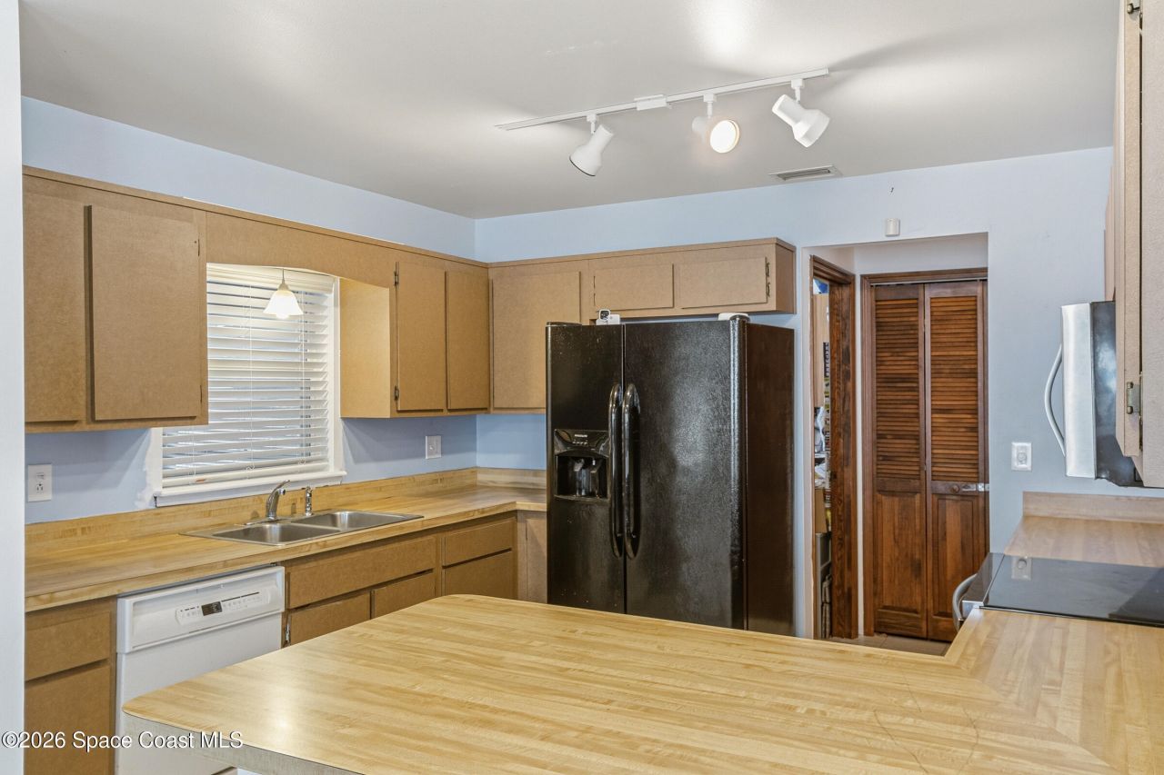 397 Harbor Drive, Cape Canaveral, FL 32920 Photo