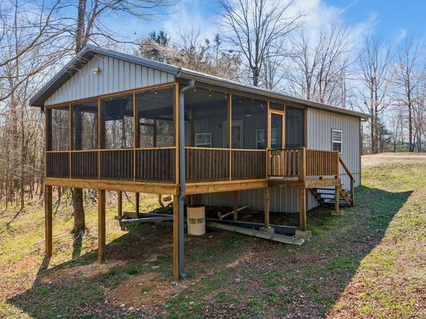 1029 Pine Tree Dr , Parsons, TN 38363