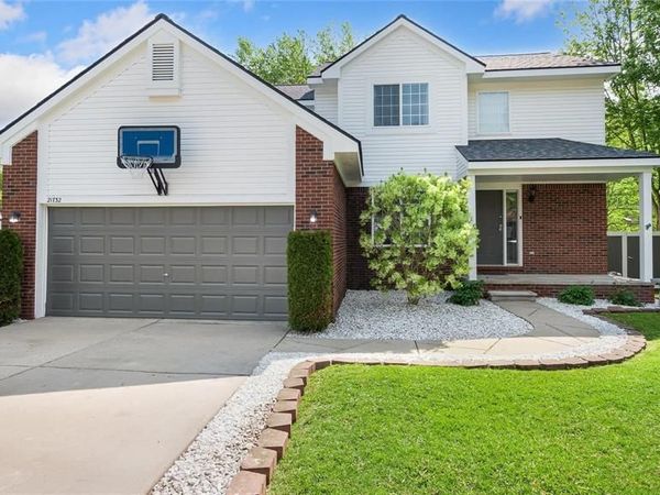 21732 Jacksonville, Farmington Hills, MI 48336