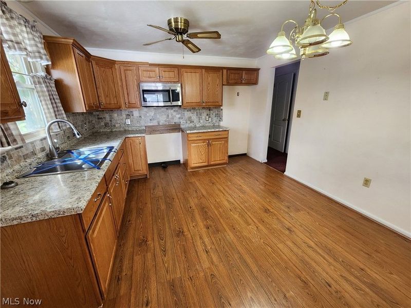 49871 S Park Circle, East Liverpool, OH 43920 Photo 2