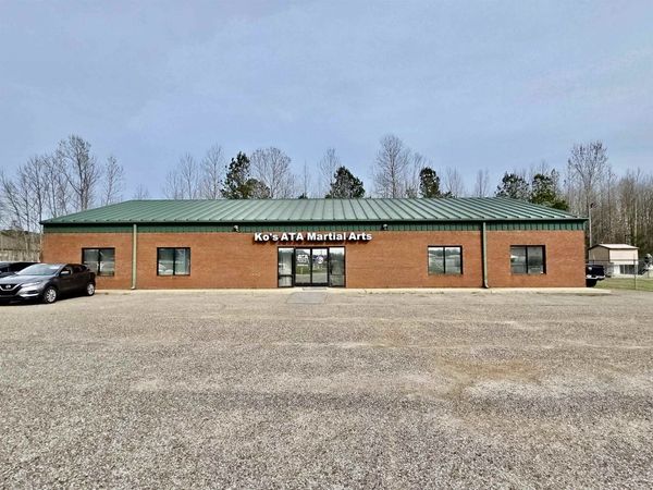 100 COMMERCIAL DR, Atoka, TN 38004