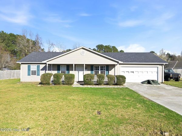 106 N Ivy Drive , Hubert, NC 28539