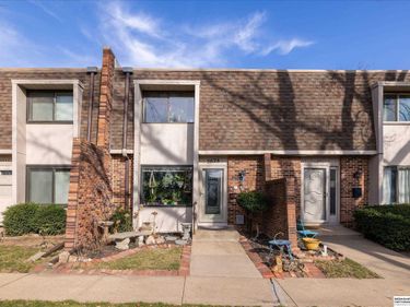5628 S 92 Plaza, Omaha, NE 68127