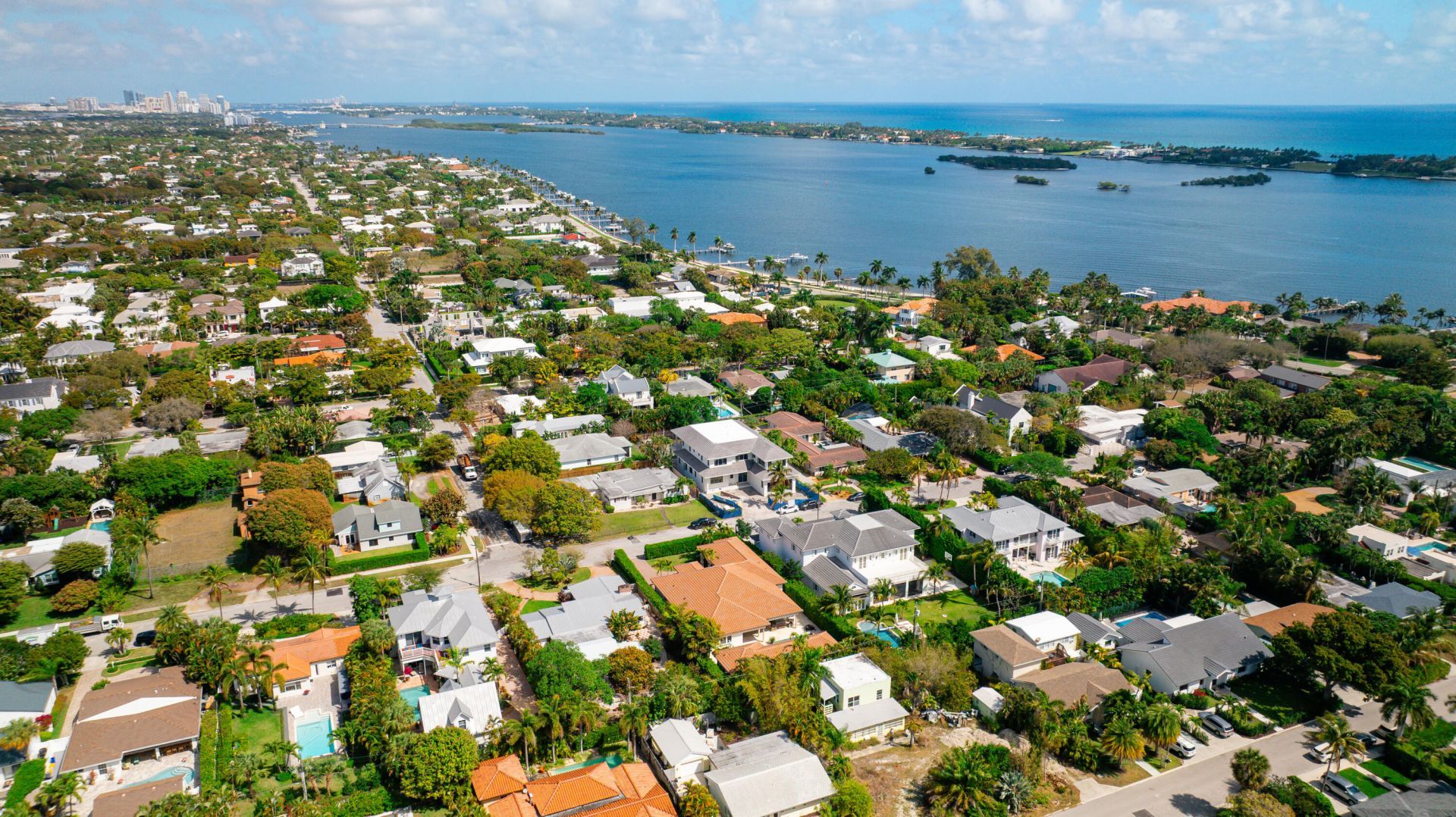 145 Alhambra Place, West Palm Beach, FL 33405 Photo