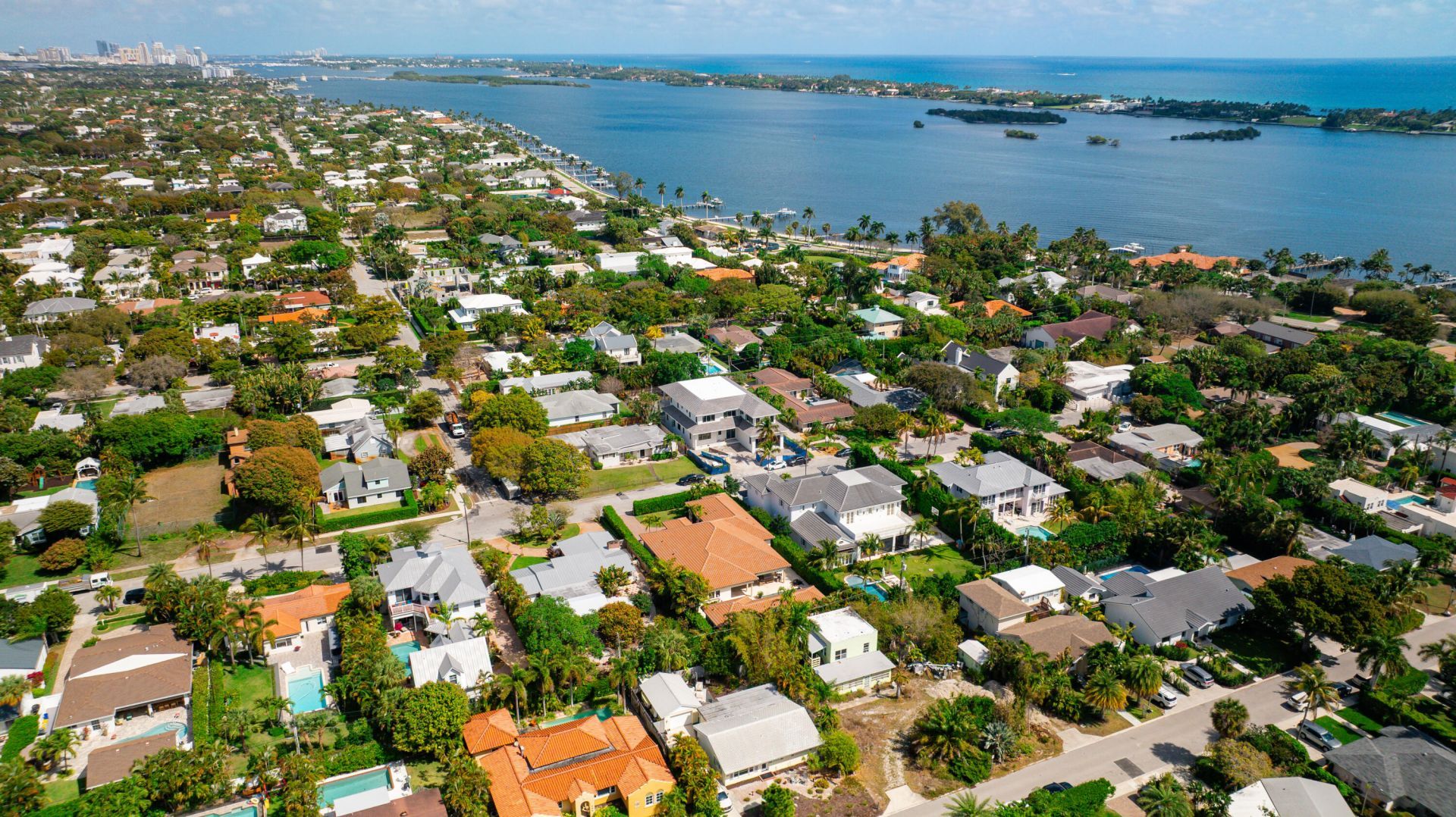 145 Alhambra Place, West Palm Beach, FL 33405 Photo