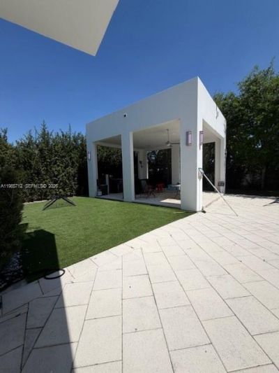 8210 NW 33rd Ter, Doral, FL 33122 Photo