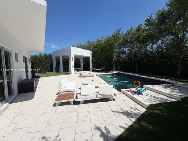 8210 NW 33rd Ter, Doral, FL 33122 Photo