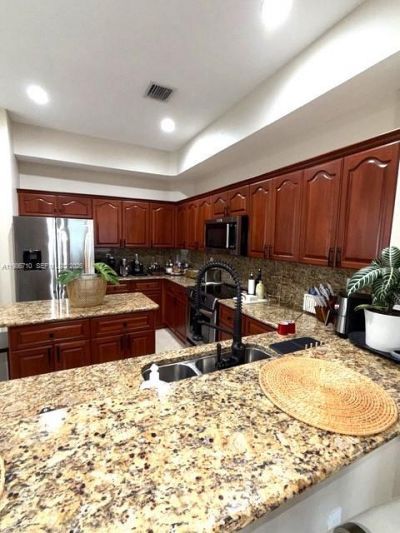 7770 NW 161st Ter , Miami Lakes, FL 33016 Photo