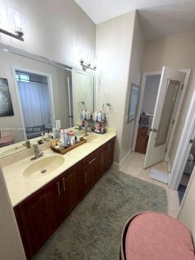 7770 NW 161st Ter , Miami Lakes, FL 33016 Photo