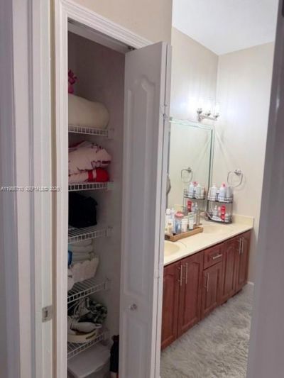 7770 NW 161st Ter , Miami Lakes, FL 33016 Photo