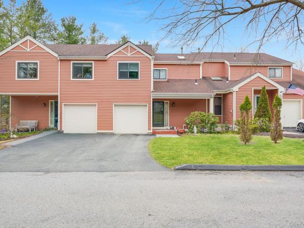 4 Meadow Way , Hopewell Junction, NY 12533