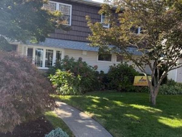 112 Gun Lane , Levittown, NY 11756